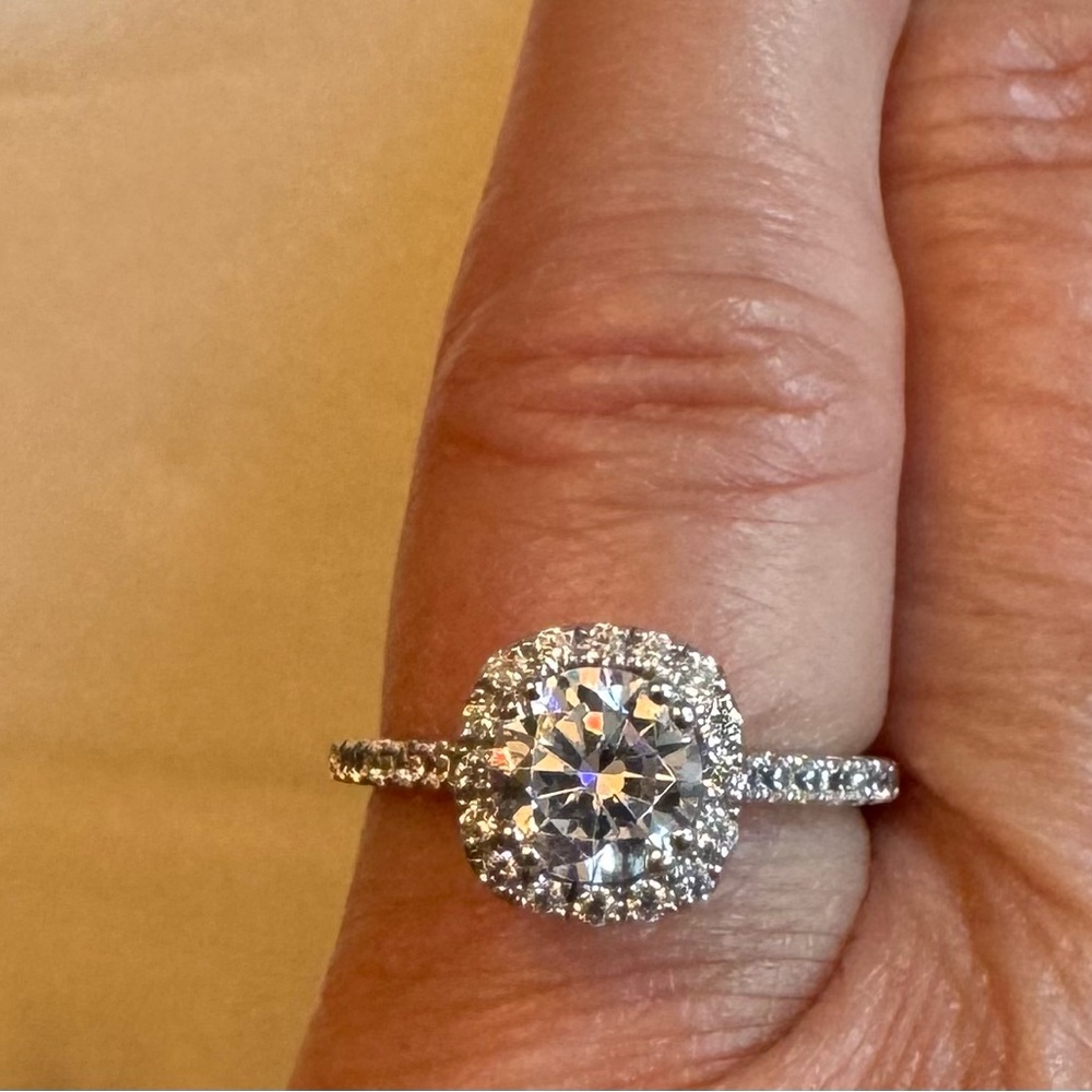 NWT Elegant Sterling Silver CZ Ring